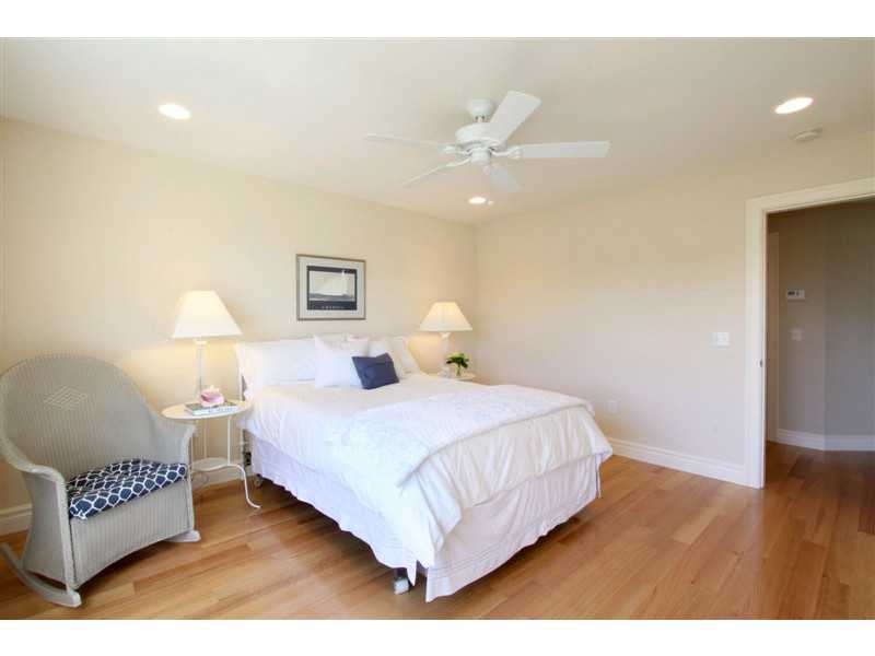 426 Tuckerman Avenue Middletown, RI 02842 - Photo 29 of 32 First floor bedroom.