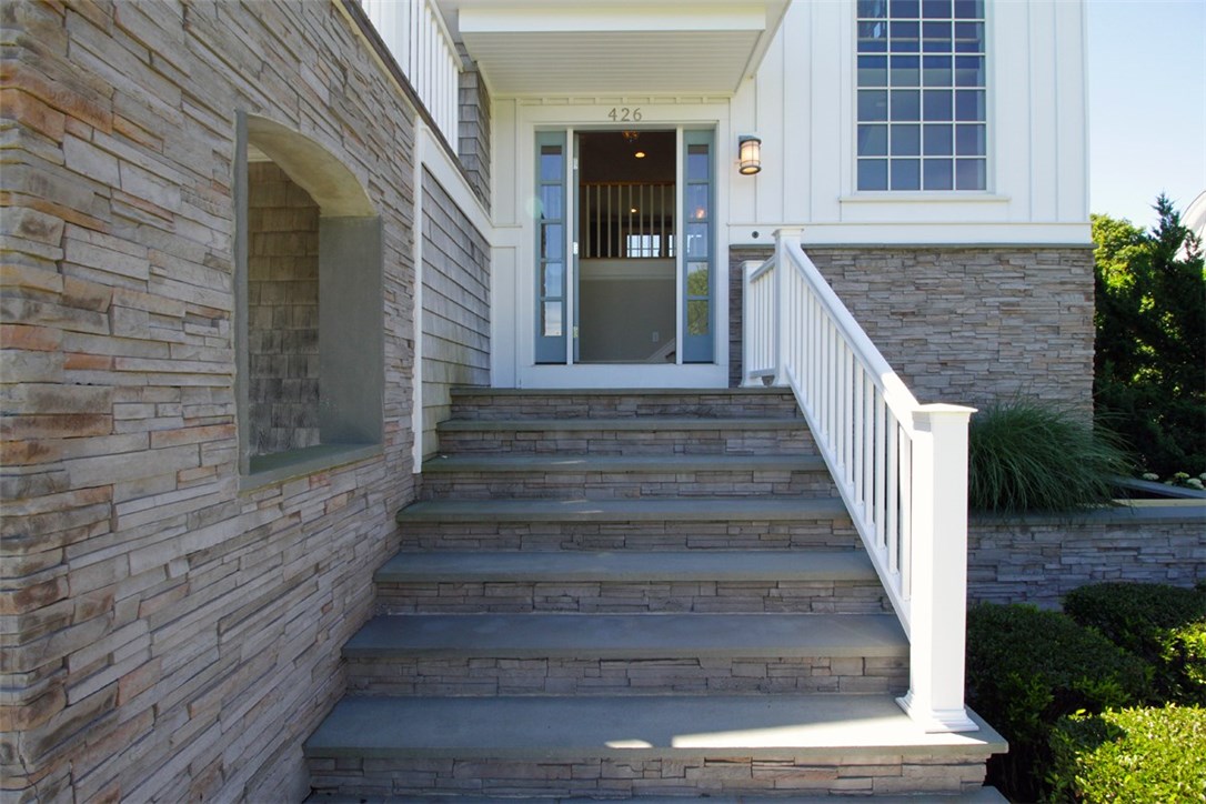426 Tuckerman Avenue Middletown, RI 02842 - Photo 3 of 32 Architecturally stunning bluestone entry