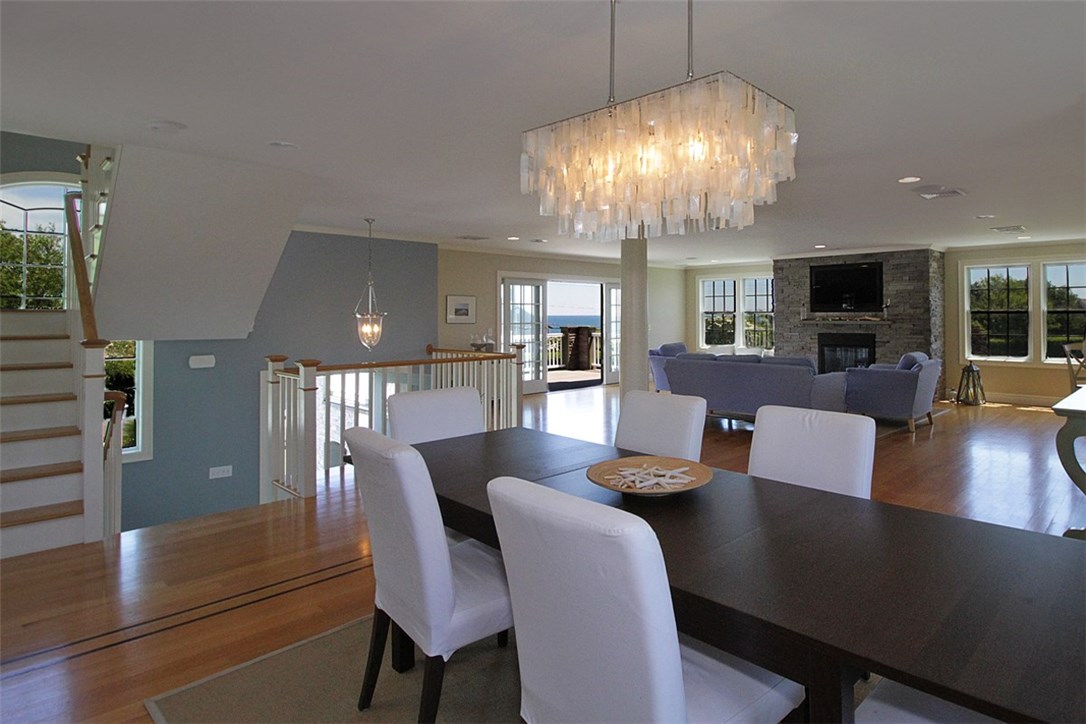 426 Tuckerman Avenue Middletown, RI 02842 - Photo 9 of 32 Views of the ocean from the dining room too!
