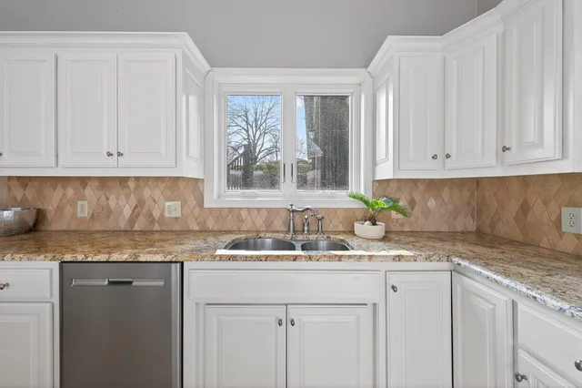 $790,000 | 7033 Jocelyn Lane North, Grant, MN 55082