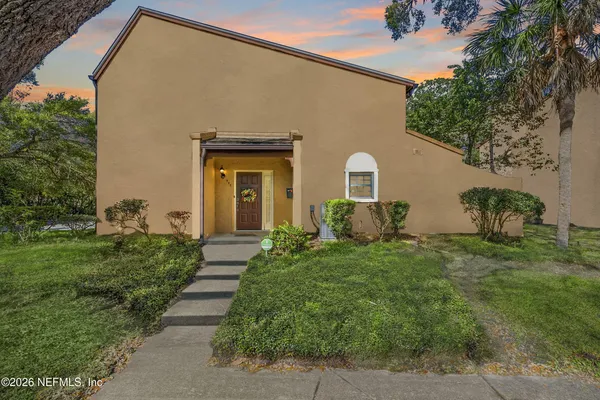 $180,000 | 327 Greencastle Drive, Unit 54, Jacksonville, FL 32225