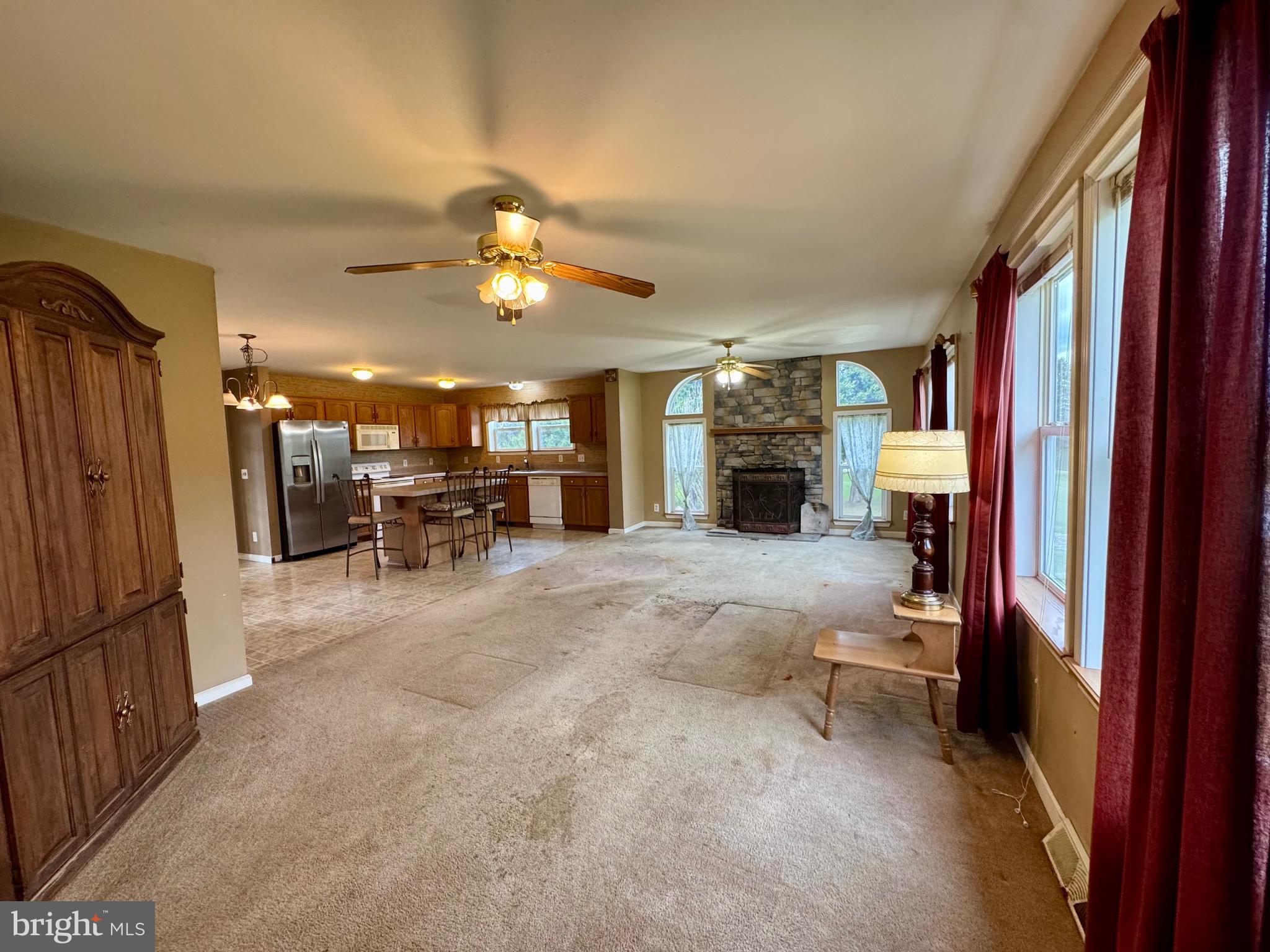 1660 Highland Ridge Road Berkeley Springs, WV 25411 - Photo 15 of 38 family room
