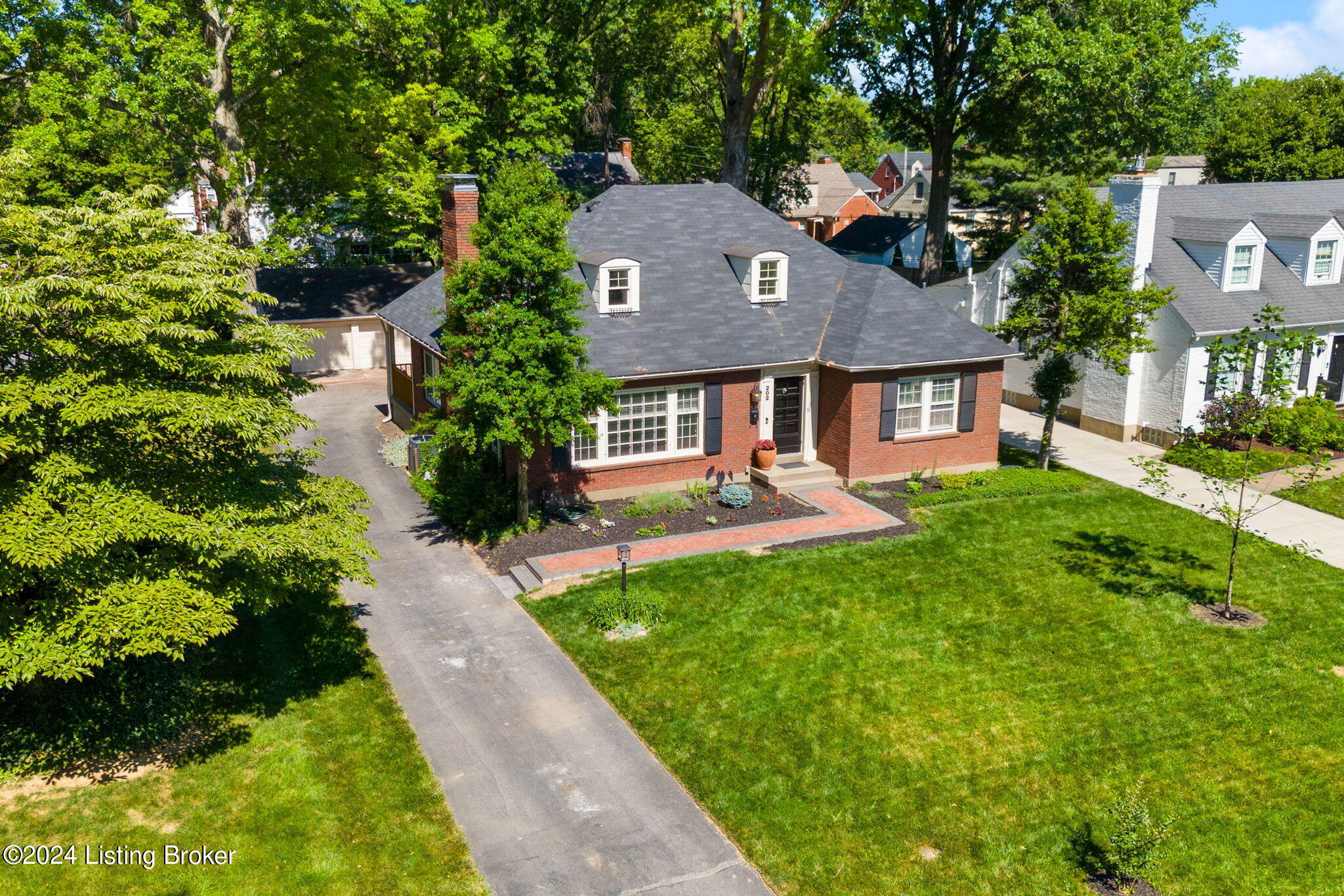 202 Ring Road Louisville, KY 40207 - Photo 1 of 61 202 Ring Rd-26