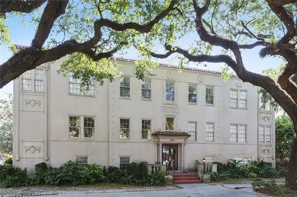 $1,700 | 4506 St Charles Avenue, Unit C(2B), New Orleans, LA 70115