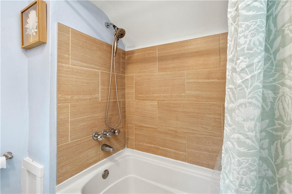 200 Fox Chapel Road Pittsburgh, PA 15238 - Photo 21 of 32 a bathroom with a bathtub and shower