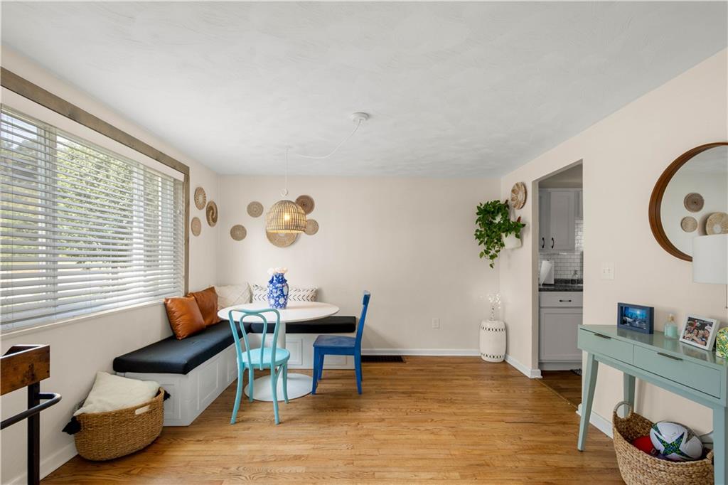 200 Fox Chapel Road Pittsburgh, PA 15238 - Photo 9 of 32 a living room with furniture and a window