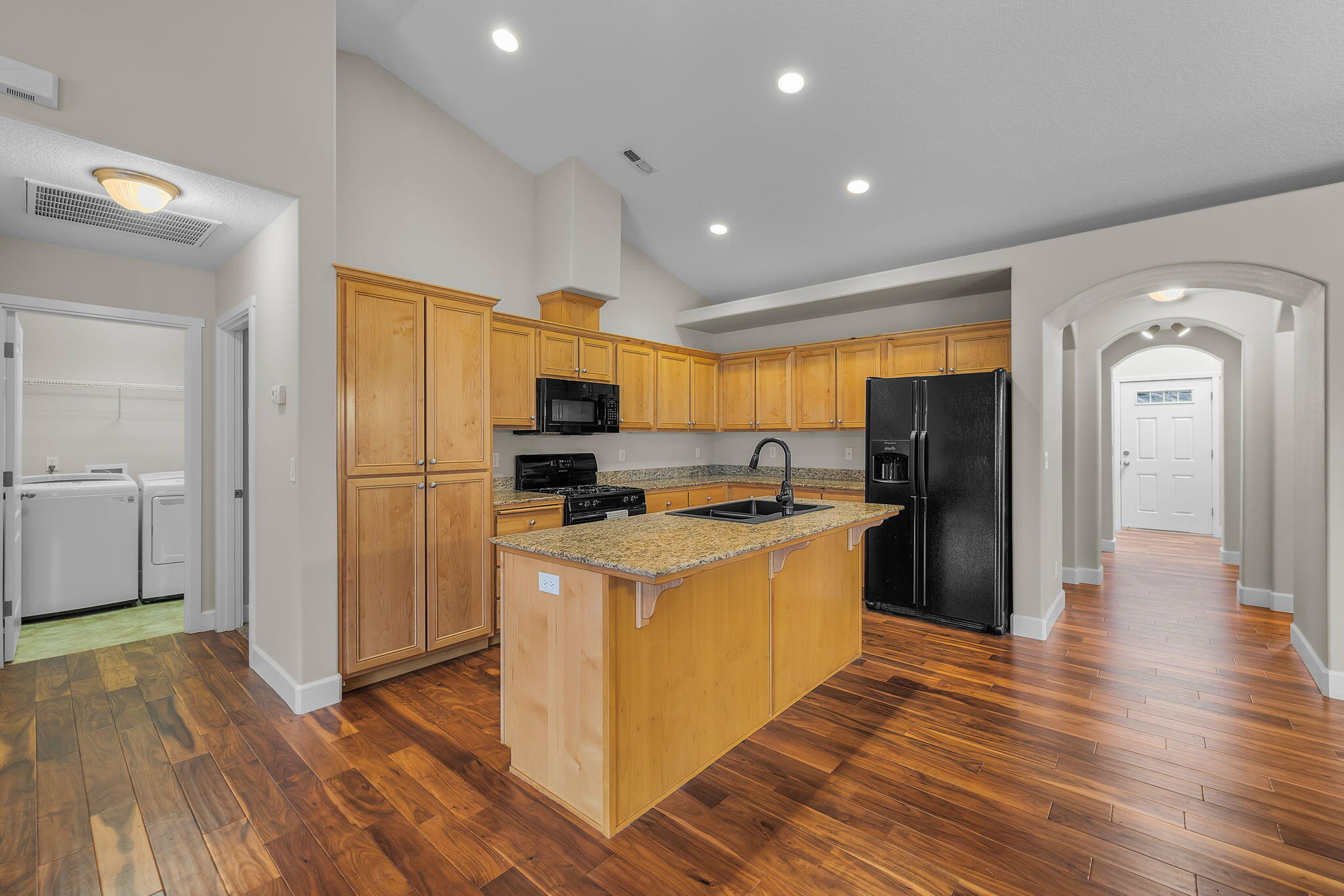20657 Couples Lane Bend, OR 97702 - Photo 10 of 44 Kitchen
