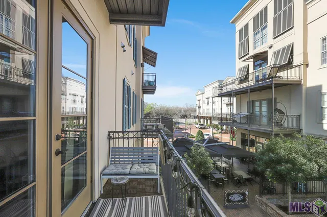 $269,000 | 8211 Village Plaza Court, Unit 2B, Baton Rouge, LA 70810