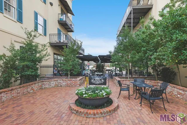 $269,000 | 8211 Village Plaza Court, Unit 2B, Baton Rouge, LA 70810
