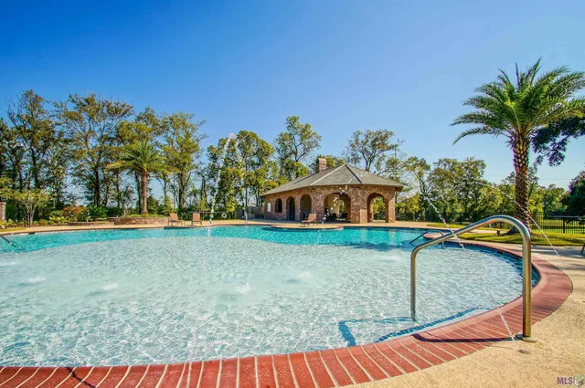 $269,000 | 8211 Village Plaza Court, Unit 2B, Baton Rouge, LA 70810