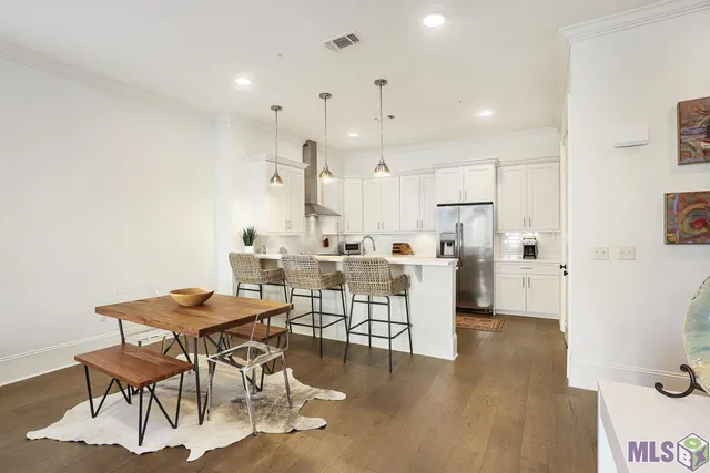$269,000 | 8211 Village Plaza Court, Unit 2B, Baton Rouge, LA 70810