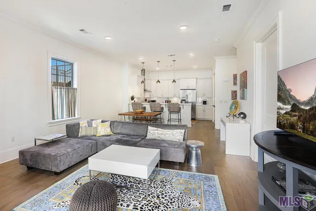 $269,000 | 8211 Village Plaza Court, Unit 2B, Baton Rouge, LA 70810