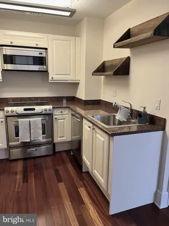 $1,900 | 1500 Chestnut Street, Unit 15I, Philadelphia, PA 19102