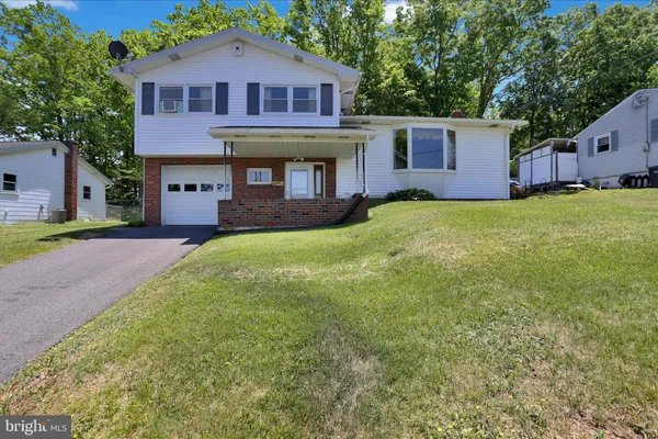 $209,900 | 512 West Nicholas Street, Frackville, PA 17931
