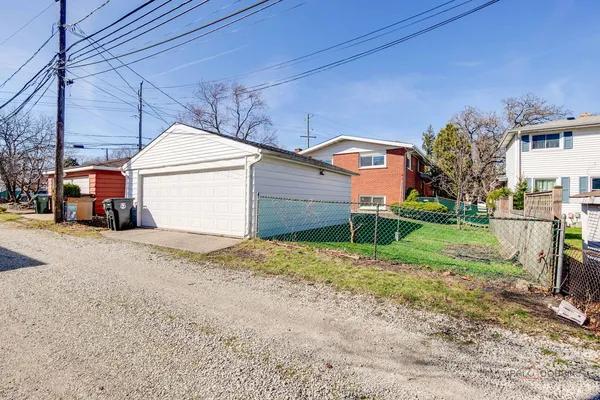 $569,999 | 5251 Greenleaf Street, Skokie, IL 60077