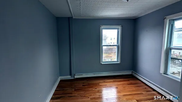 $780,000 | 120 Milne Street, Bridgeport, CT 06604