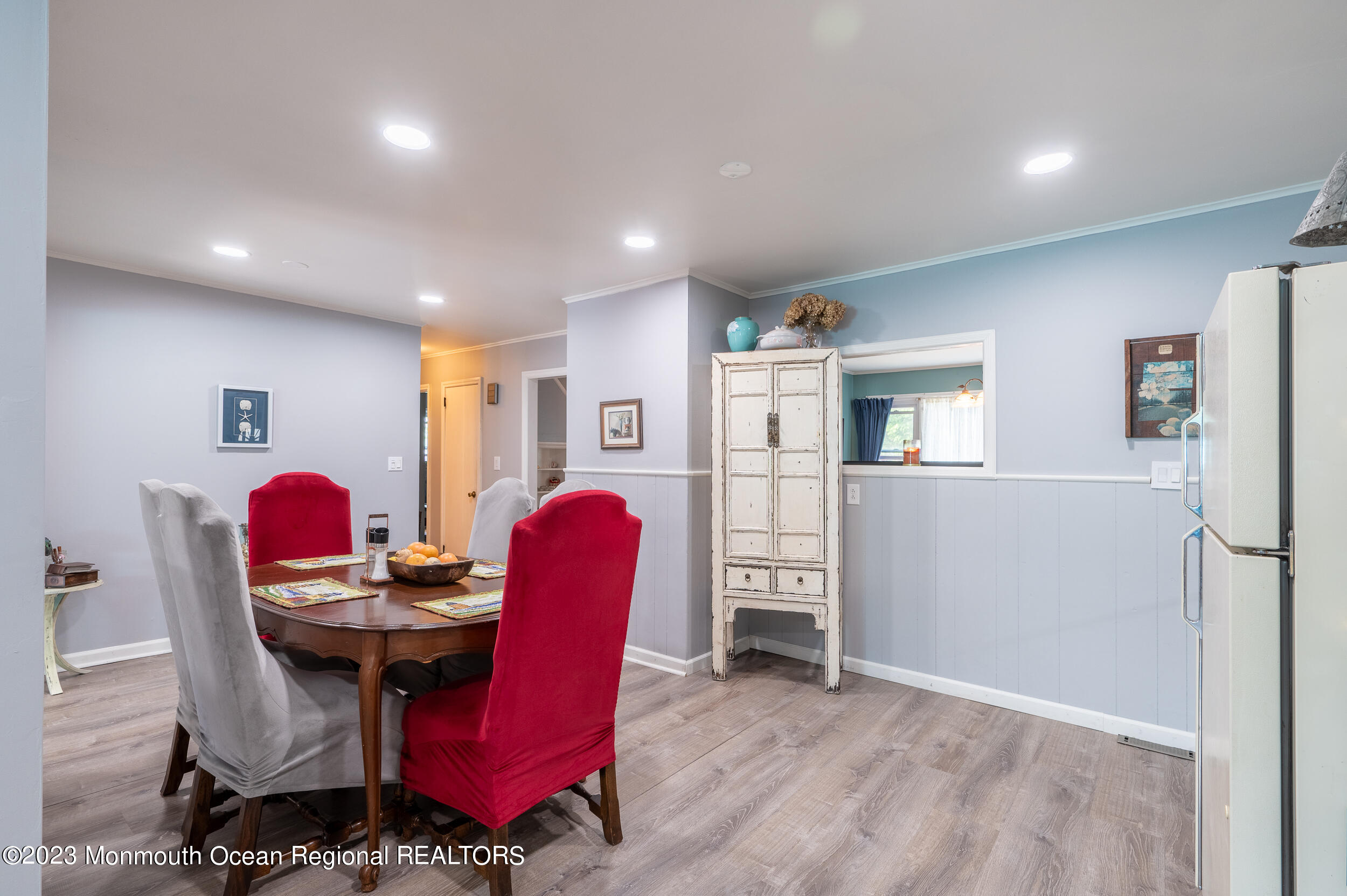 30 London Road Brick, NJ 08723 - Photo 18 of 64 a view of a workspace with furniture and wooden floor
