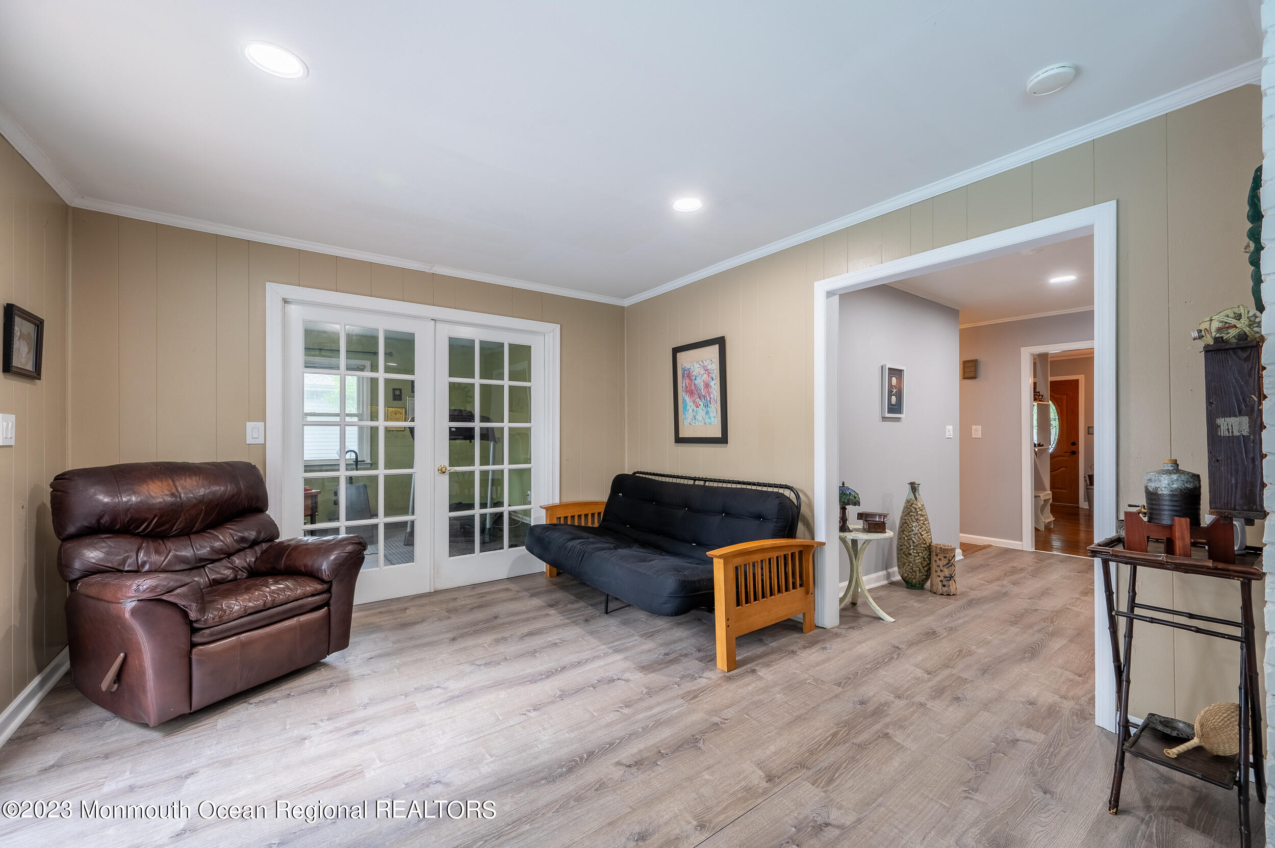 30 London Road Brick, NJ 08723 - Photo 25 of 64 a living room with furniture and a large window