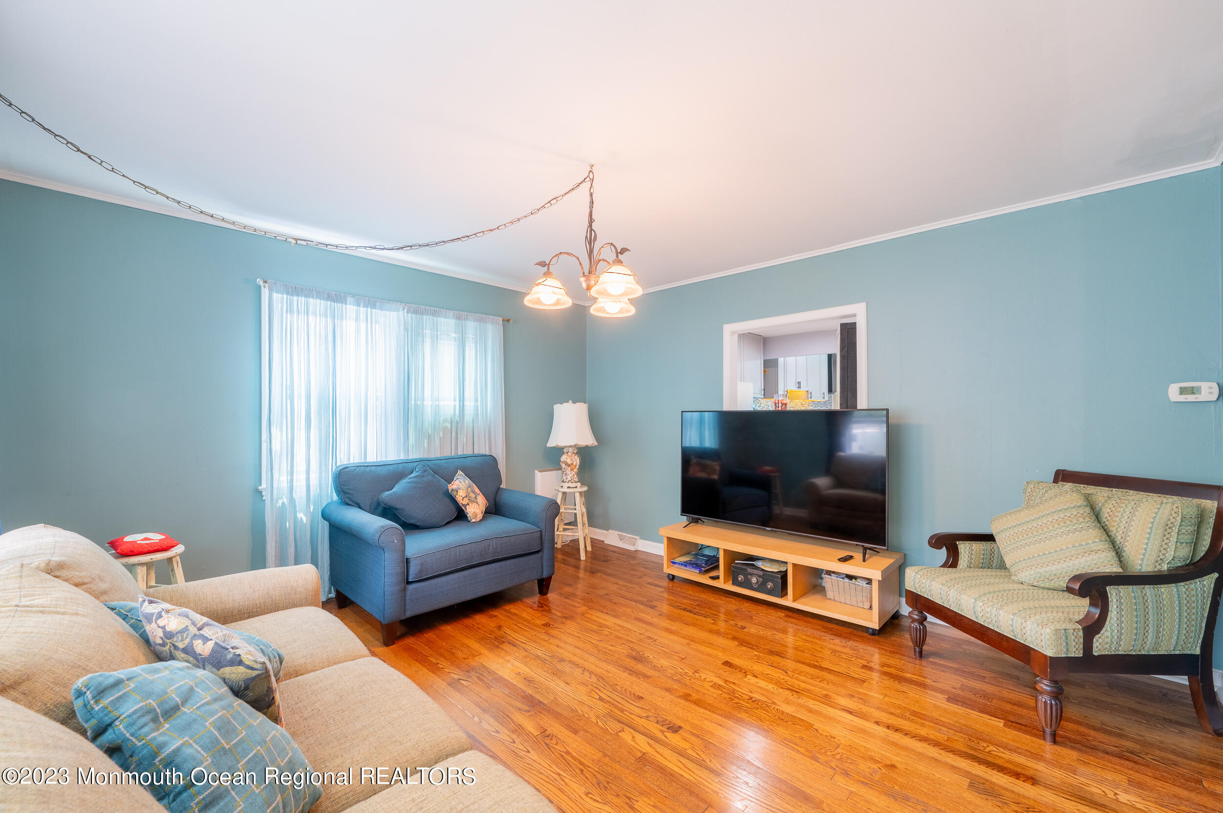 30 London Road Brick, NJ 08723 - Photo 10 of 64 a living room with furniture and a flat screen tv