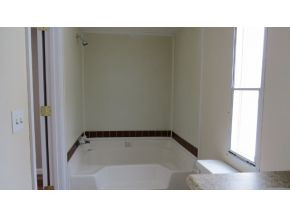 5925 B Pole Bridge Road Wise, VA 24293 - Photo 13 of 18 Master Bath