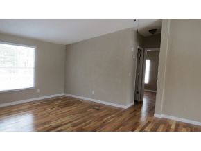 5925 B Pole Bridge Road Wise, VA 24293 - Photo 2 of 18 Living Room