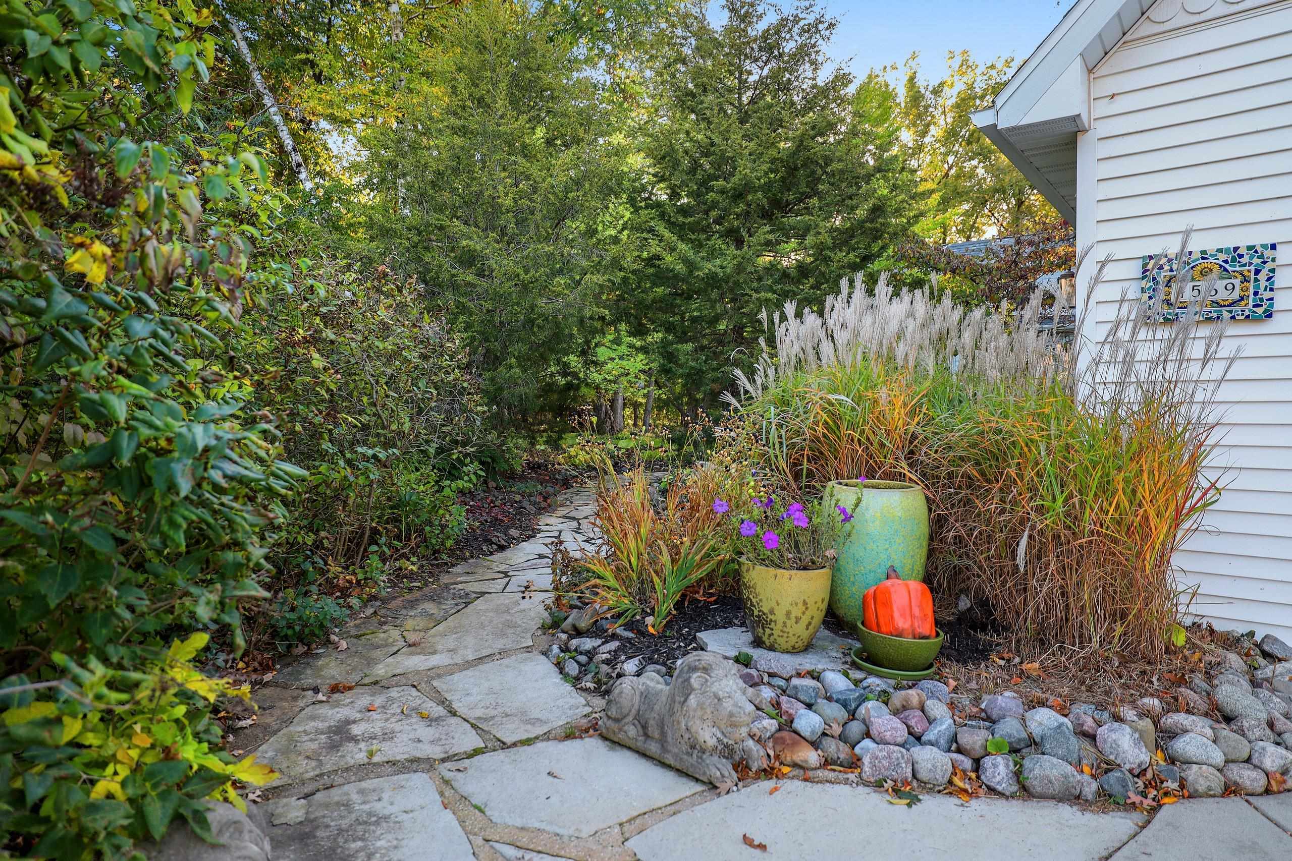 4569 Edgewater Beach Road Green Bay, WI 54311 - Photo 7 of 73 Gallery Image 7