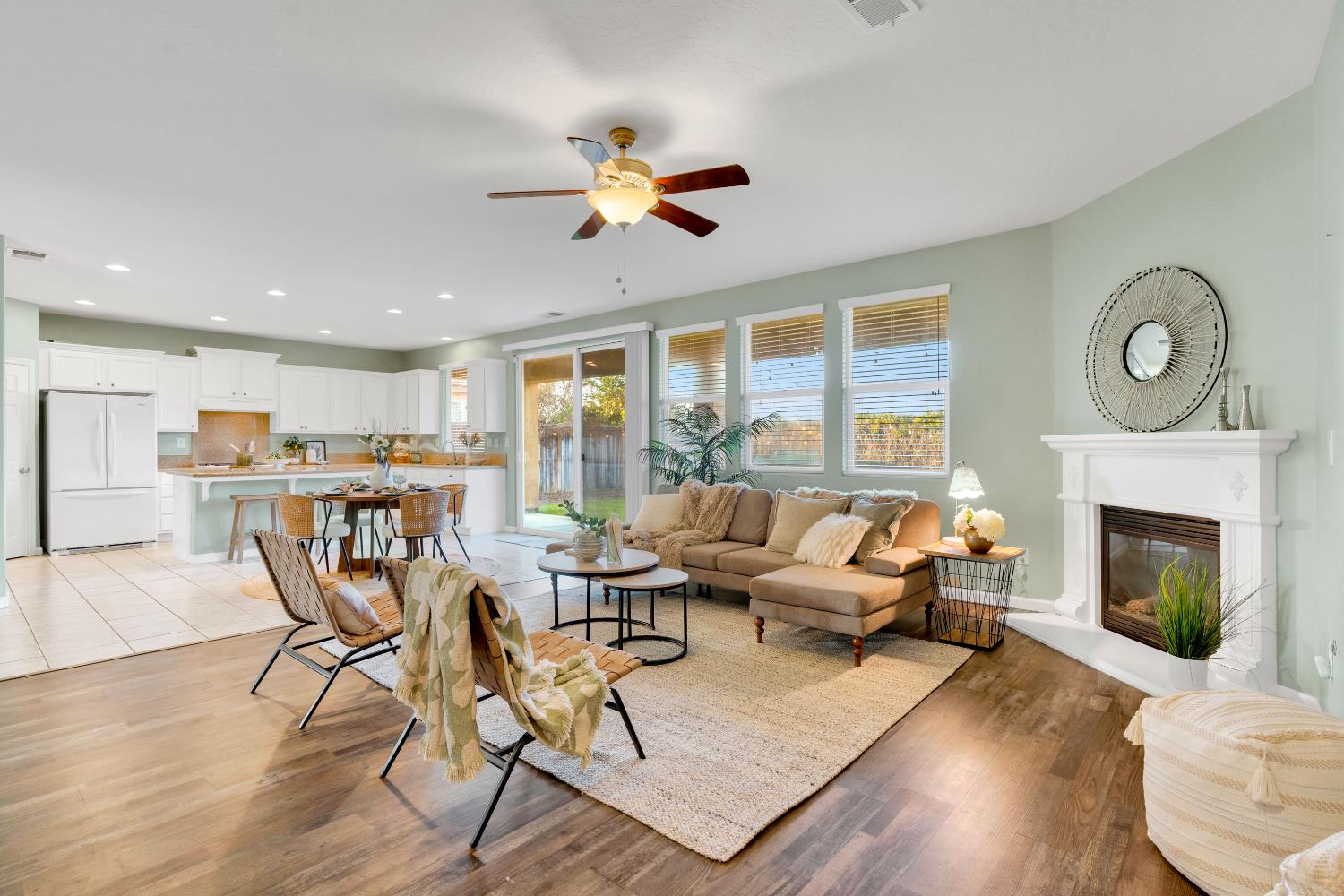 2986 Mary Avenue Sanger, CA 93657 - Photo 2 of 60