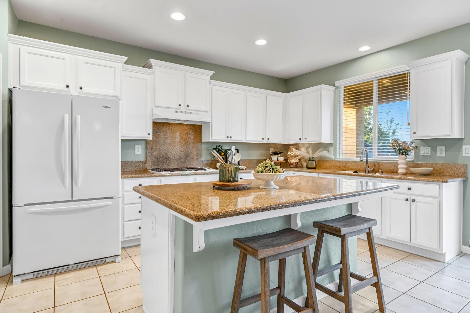 2986 Mary Avenue Sanger, CA 93657 - Photo 4 of 60