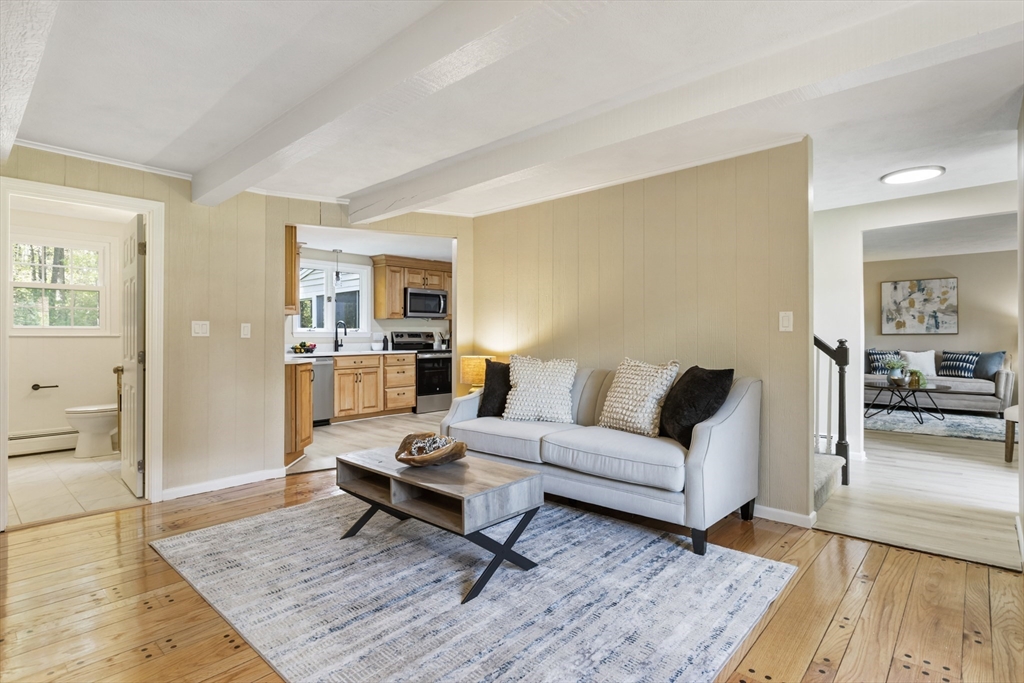 11 Forest Road Foxboro, MA 02035 - Photo 13 of 42 Gallery Image 13