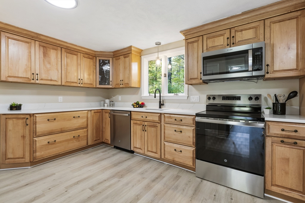 11 Forest Road Foxboro, MA 02035 - Photo 15 of 42 Gallery Image 15