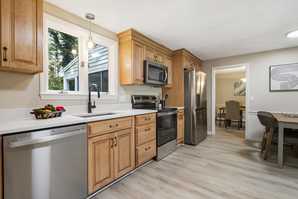 11 Forest Road Foxboro, MA 02035 - Photo 16 of 42 Gallery Image 16