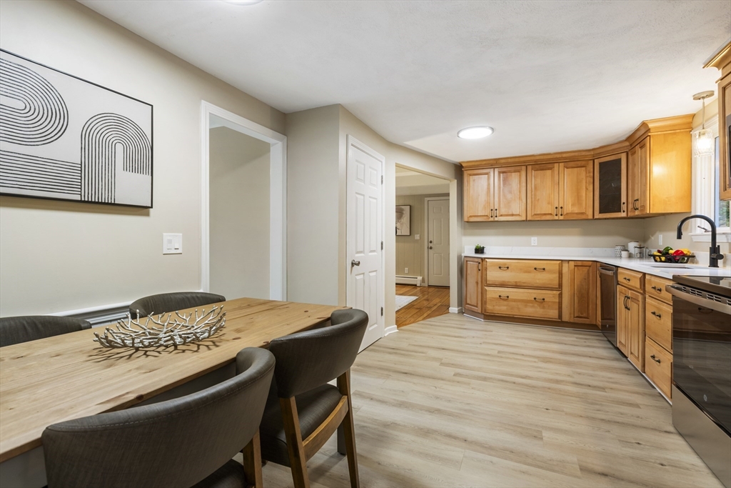11 Forest Road Foxboro, MA 02035 - Photo 18 of 42 Gallery Image 18