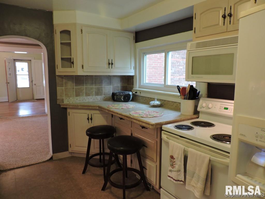 608 West Jackson Street Athens, IL 62613 - Photo 4 of 20 Gallery Image 4
