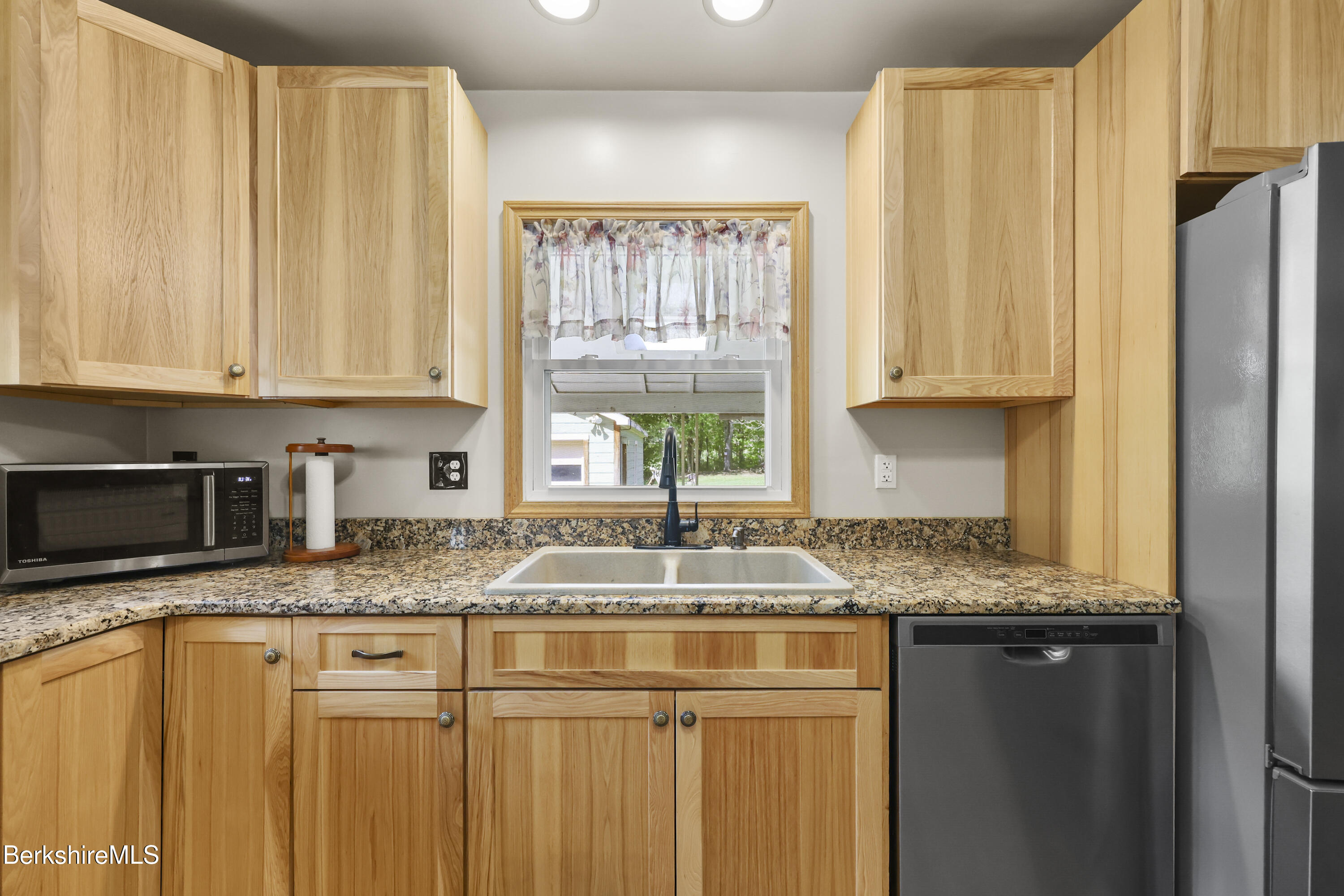 13 Simon Avenue Adams, MA 01220 - Photo 10 of 30 80 Kitchen