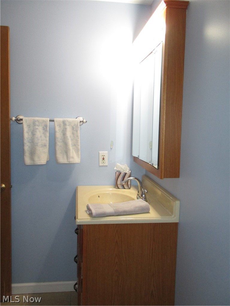 490 Mapleview Drive Seven Hills, OH 44131 - Photo 21 of 50 Master bath full