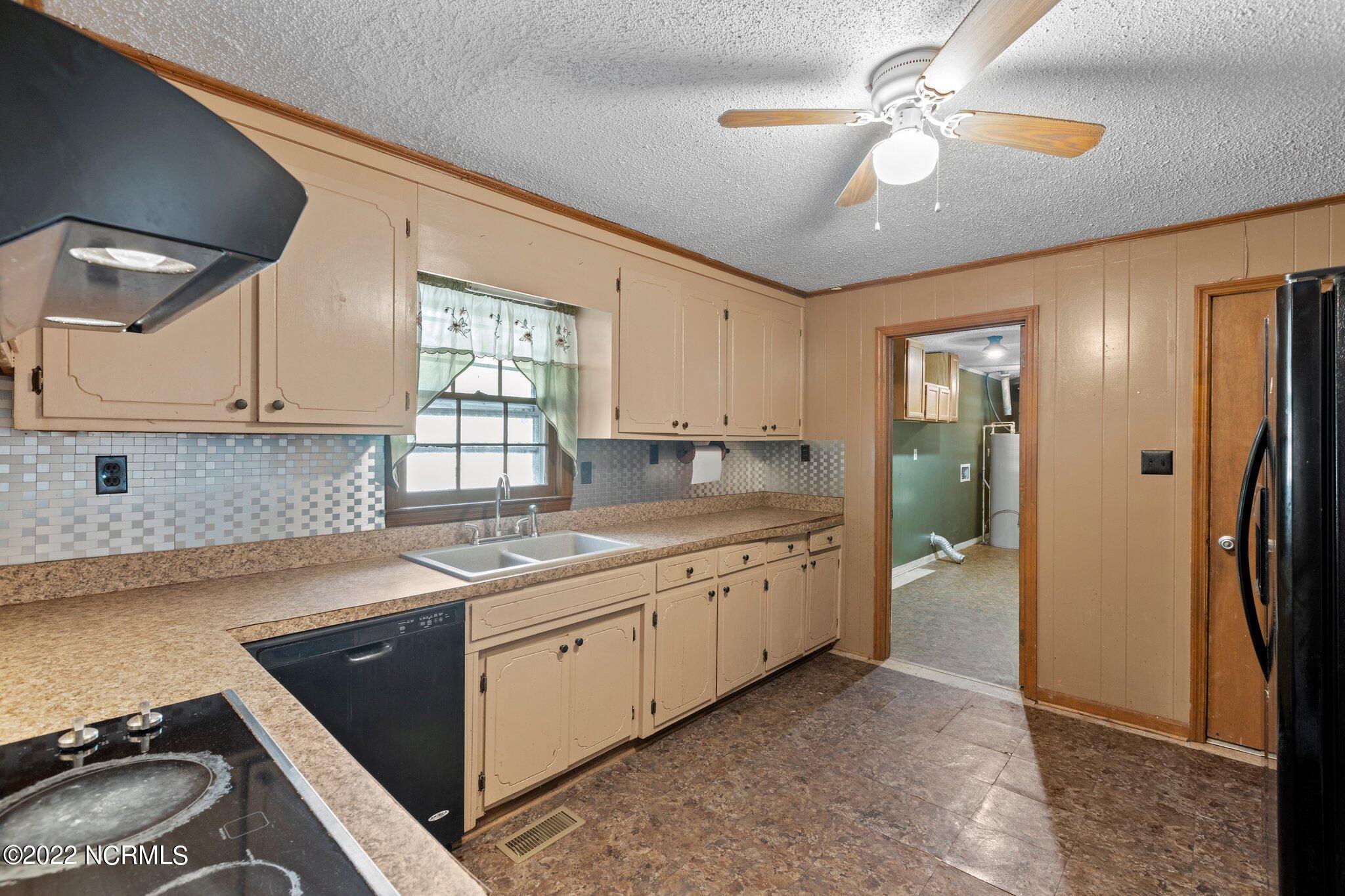 603 Ferry Road Havelock, NC 28532 - Photo 25 of 41 62CA701B-AC80-4845-A411-5C9DA1ACCE1D