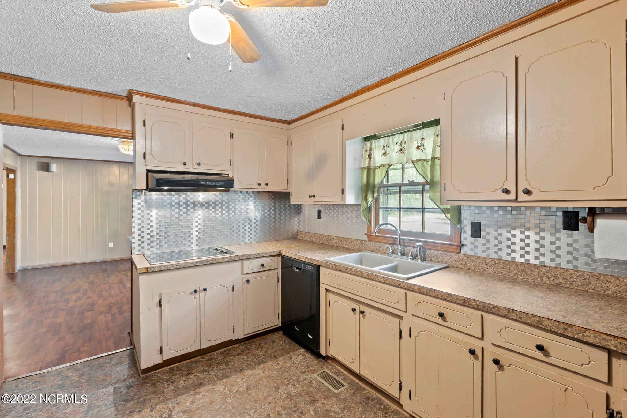 603 Ferry Road Havelock, NC 28532 - Photo 26 of 41 490DFD4B-B2E4-463F-9BF0-A66443603408