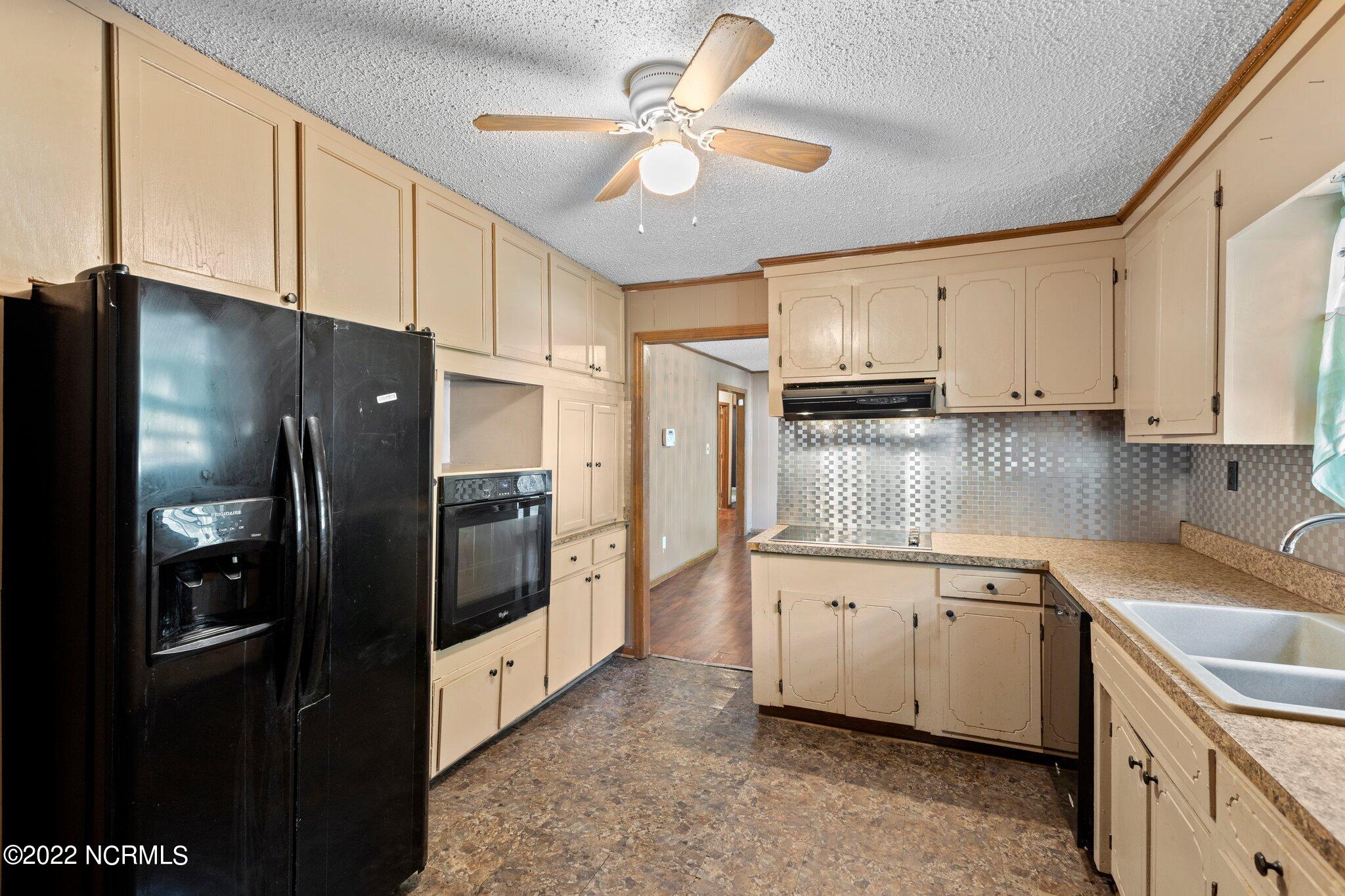 603 Ferry Road Havelock, NC 28532 - Photo 27 of 41 172AED6F-AFD2-45FF-8222-17D3C988DC27
