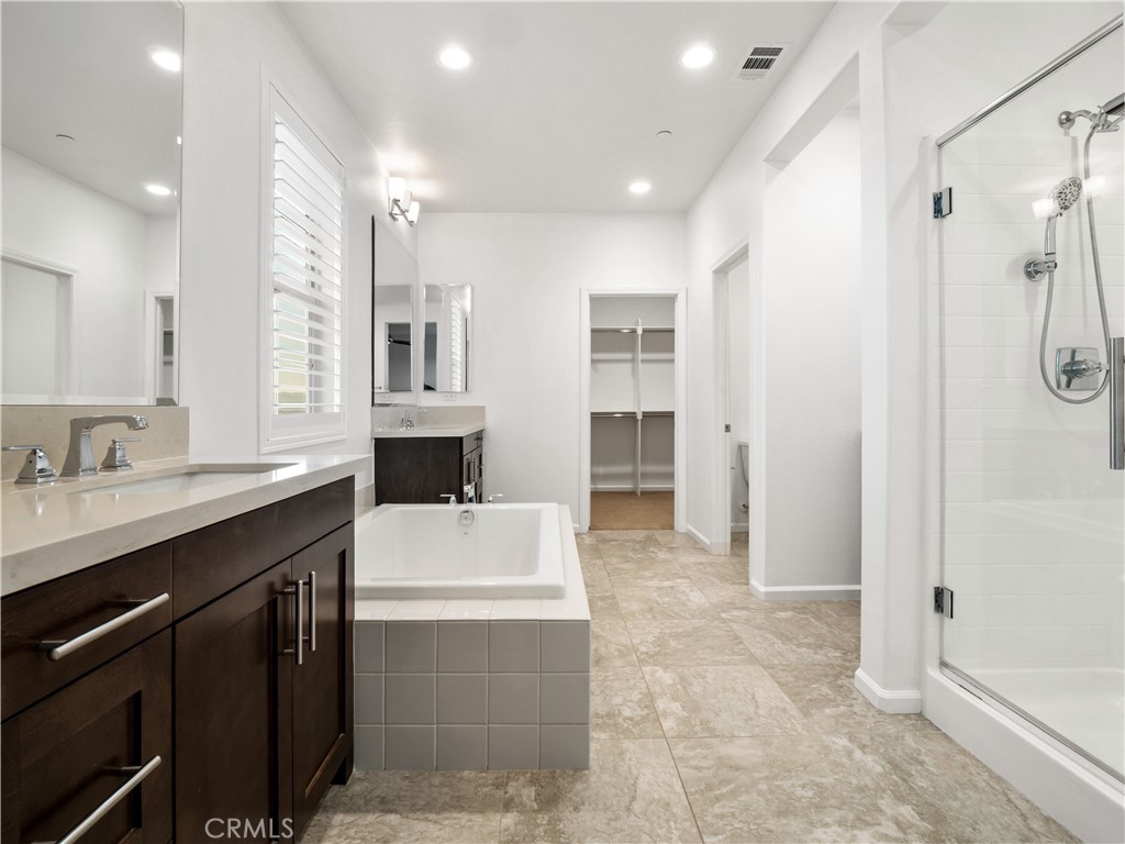 20650 Huntley Way Saugus, CA 91350 - Photo 12 of 35