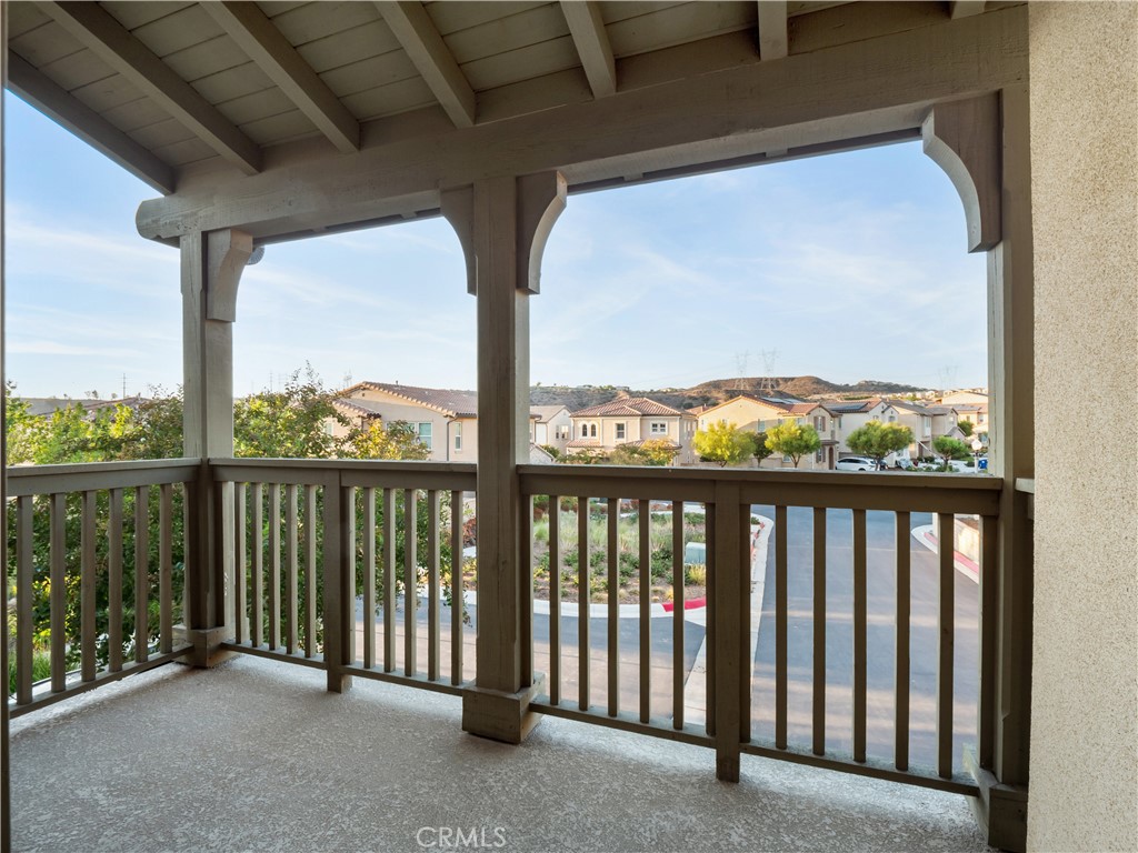 20650 Huntley Way Saugus, CA 91350 - Photo 17 of 35