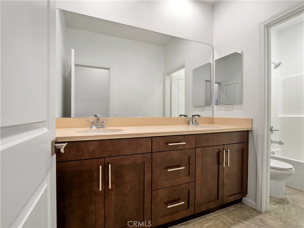 20650 Huntley Way Saugus, CA 91350 - Photo 19 of 35