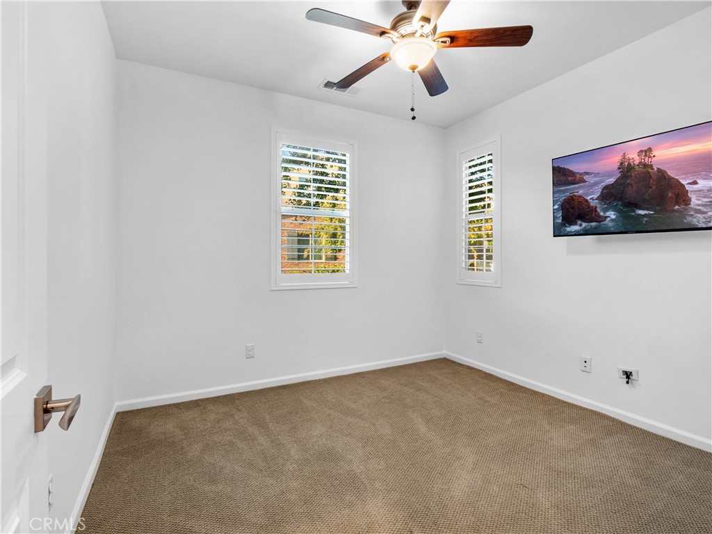 20650 Huntley Way Saugus, CA 91350 - Photo 8 of 35