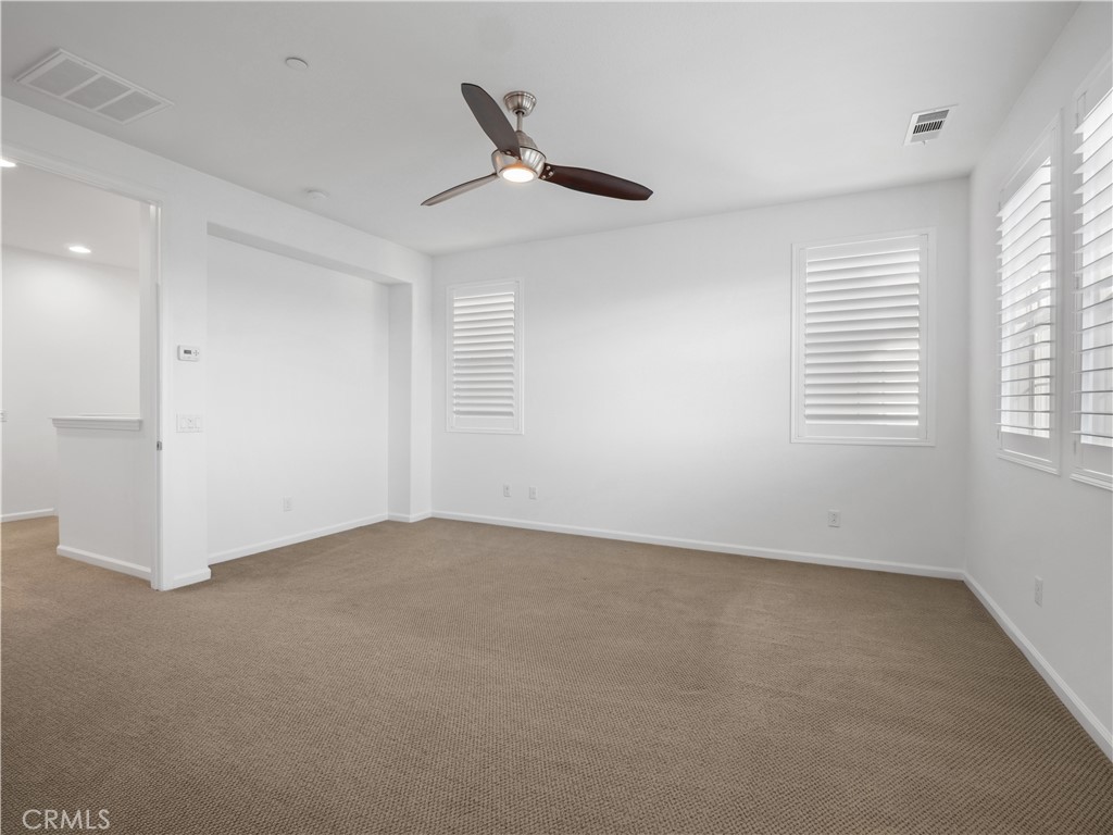 20650 Huntley Way Saugus, CA 91350 - Photo 10 of 35