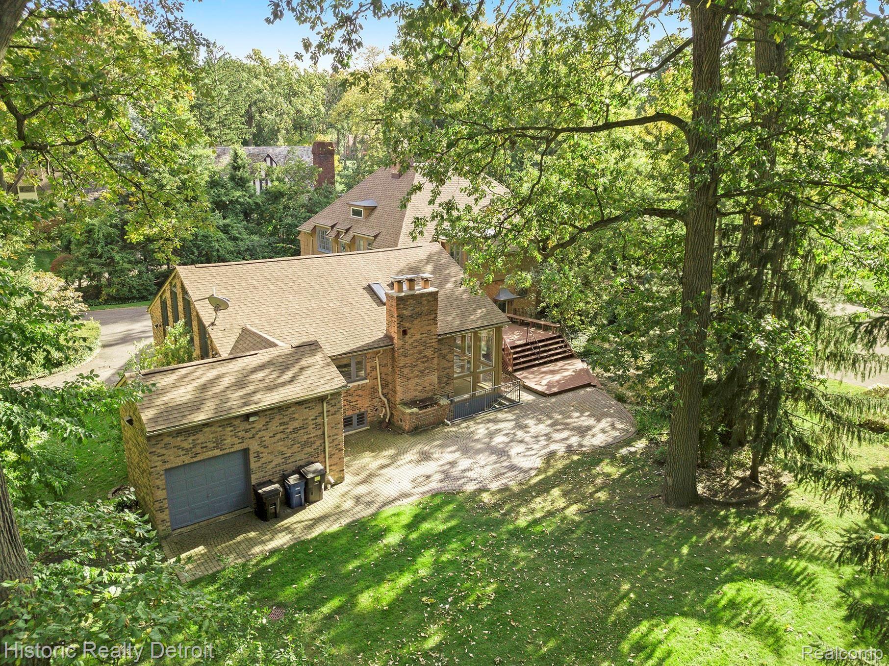 18065 Hamilton Road Highland Park, MI 48203 - Photo 4 of 55 DJI_0004.jpg