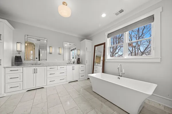 $2,295,000 | 619 Jackson Avenue, River Forest, IL 60305