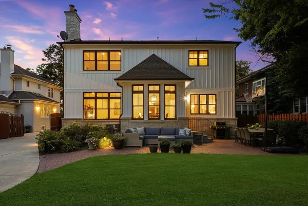 $2,295,000 | 619 Jackson Avenue, River Forest, IL 60305