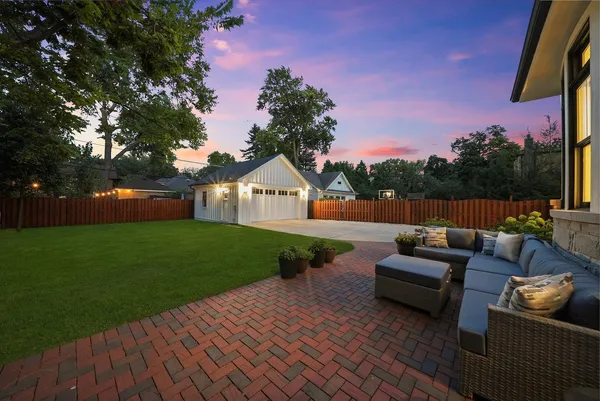 $2,295,000 | 619 Jackson Avenue, River Forest, IL 60305