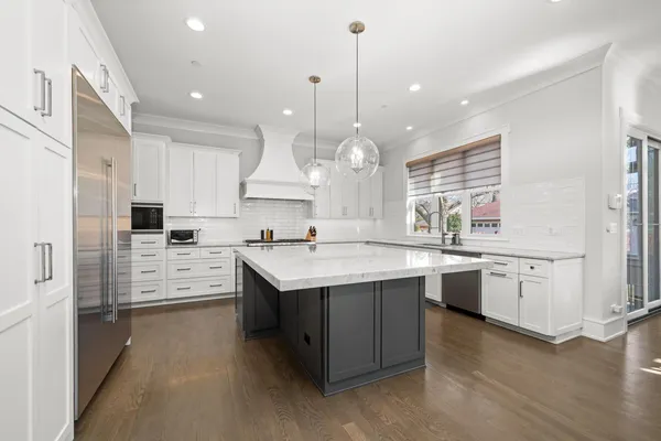 $2,295,000 | 619 Jackson Avenue, River Forest, IL 60305