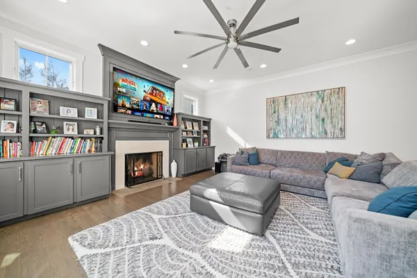 $2,295,000 | 619 Jackson Avenue, River Forest, IL 60305