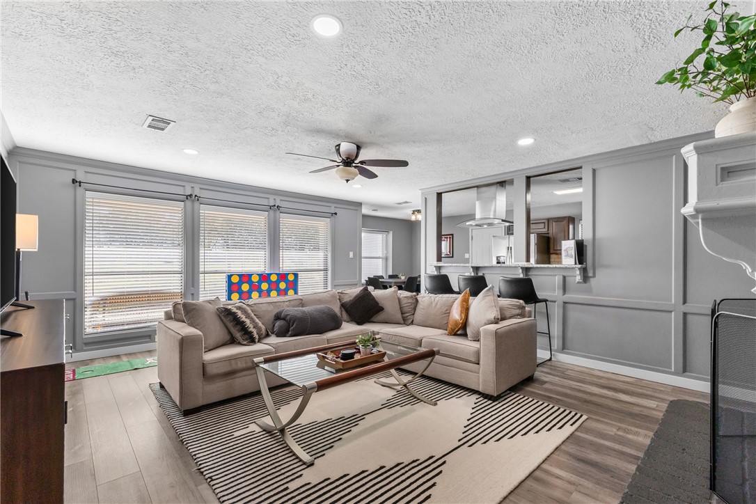 2517 Arbor Drive Bryan, TX 77802 - Photo 6 of 39